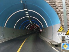 照明不靠电“彩虹隧道”采用LED自发光技术