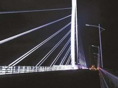 港珠澳大桥桥梁段景观照明工程收尾