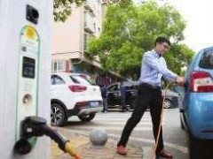 智慧路灯:智慧路灯下不一定是学习 还可以提供免费WiFi